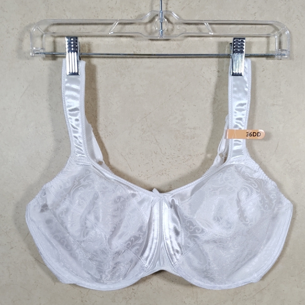 4107 Bali 3562 white underwire bra 36DD NEW